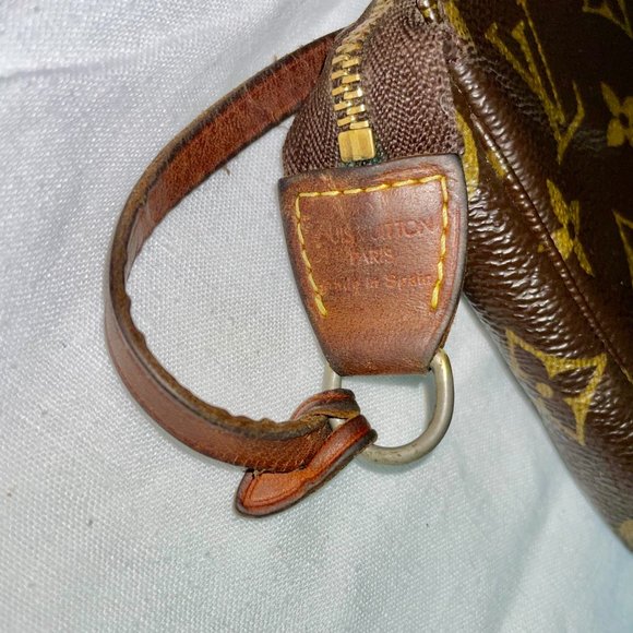 Louis Vuitton Vintage Pochette Monogram Brown Shoulder Bag - Picture 8 of 14